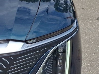 2024 Cadillac LYRIQ Luxury 1