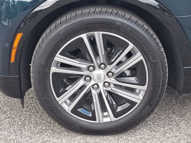 2024 Cadillac LYRIQ Luxury 1