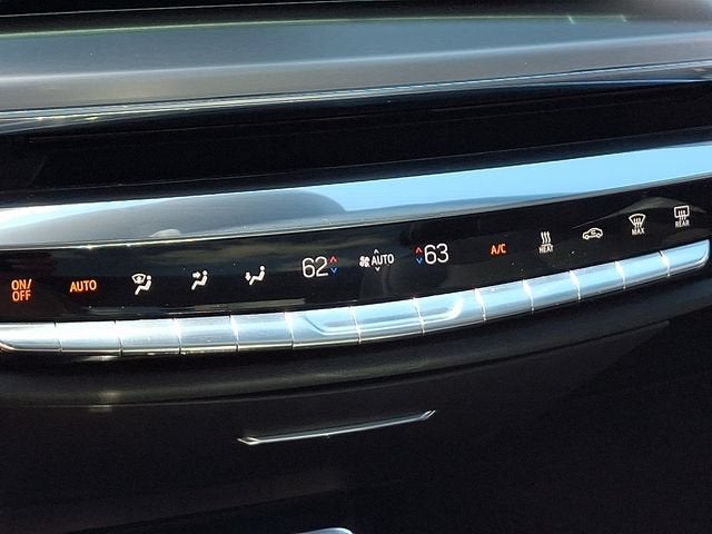 2024 Cadillac LYRIQ Luxury 2