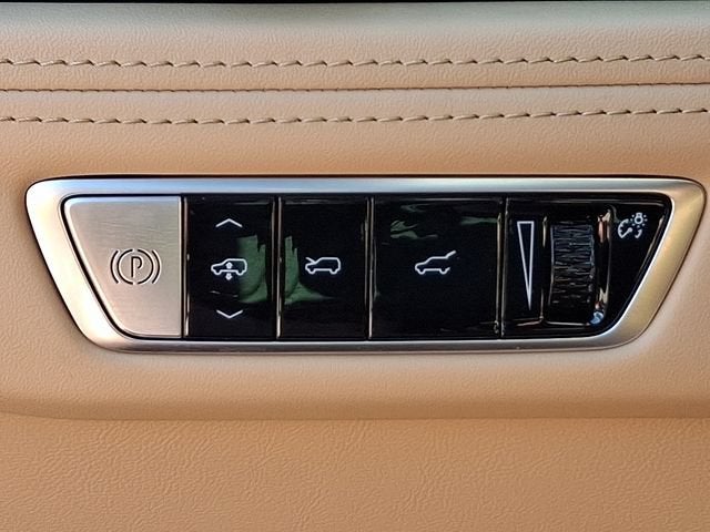 2025 Cadillac ESCALADE IQ Luxury 2
