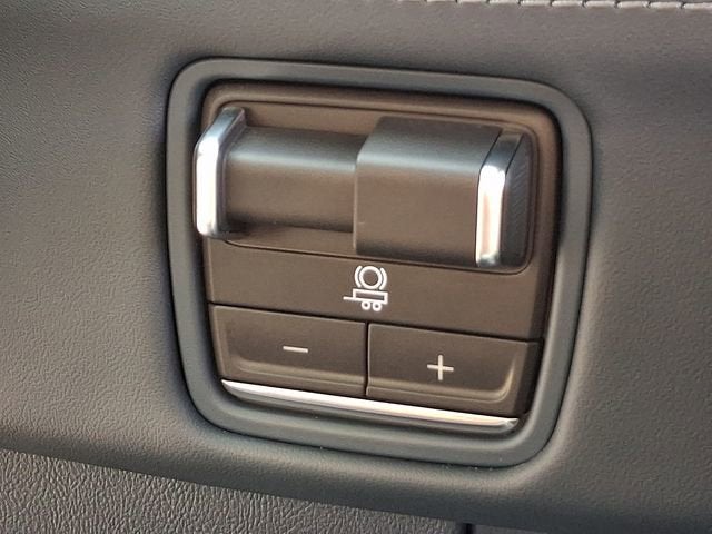 2025 Cadillac ESCALADE IQ Luxury 2