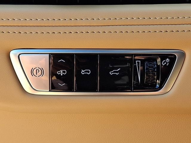 2026 Cadillac ESCALADE IQ Premium Sport
