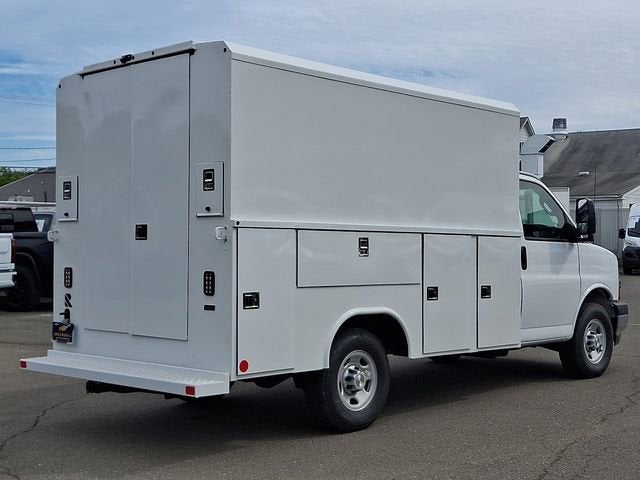 2026 Chevrolet Express Cutaway 3500 1WT