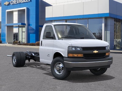 2026 Chevrolet Express Cutaway 3500 1WT