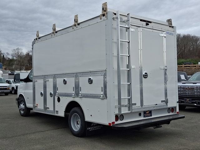 2026 Chevrolet Express Cutaway 3500 1WT