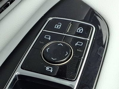 2025 Cadillac OPTIQ Luxury 2