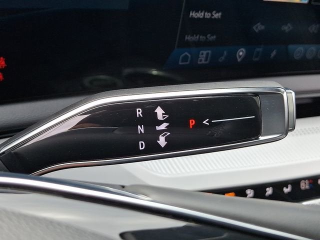 2025 Cadillac OPTIQ Luxury 2