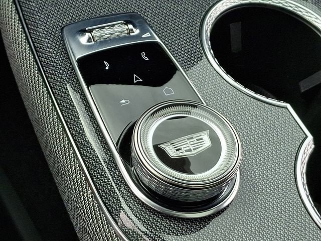 2025 Cadillac OPTIQ Luxury 2