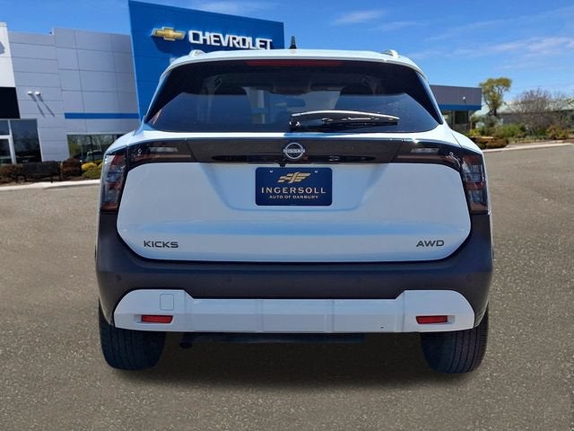 2026 Nissan Kicks SV