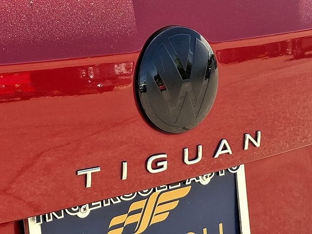 2024 Volkswagen Tiguan 2.0T SE R-Line Black