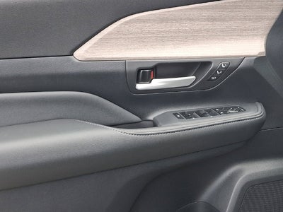 2026 Toyota Grand Highlander LE