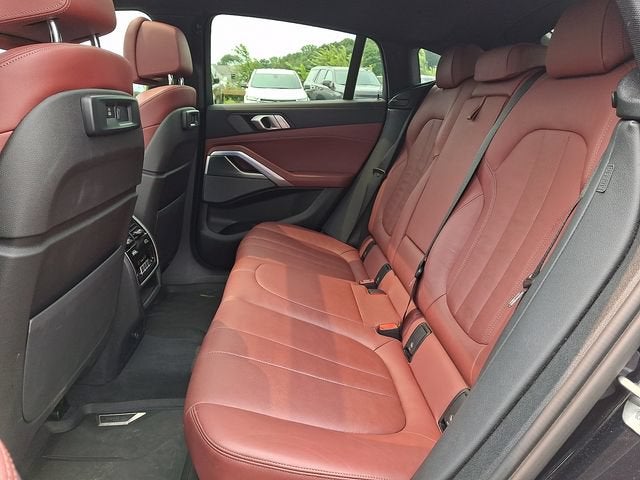 2022 BMW X6 M50i