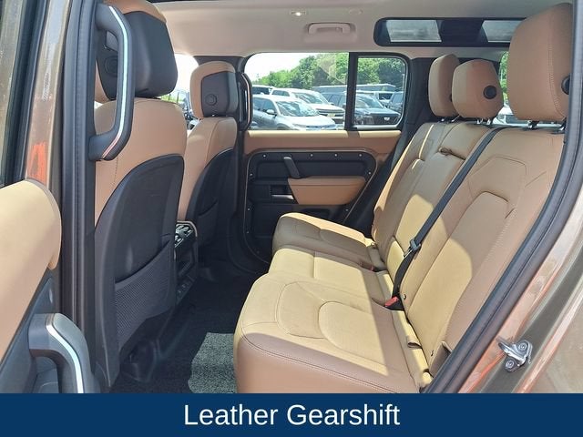 2025 Land Rover Defender 110 P300