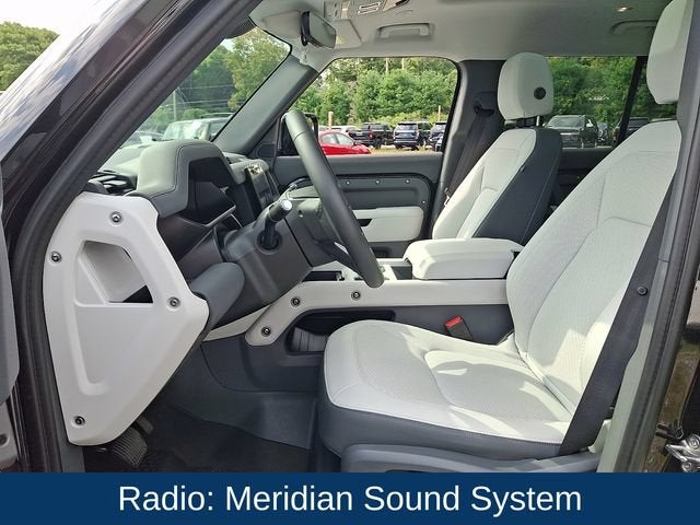 2025 Land Rover Defender 110 P300