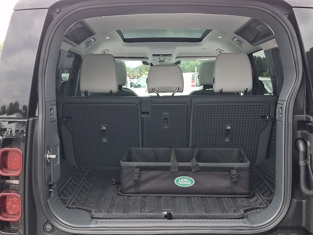 2025 Land Rover Defender 110 P300