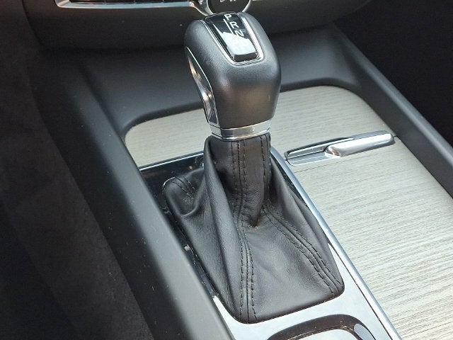 2022 Volvo V60 Cross Country T5