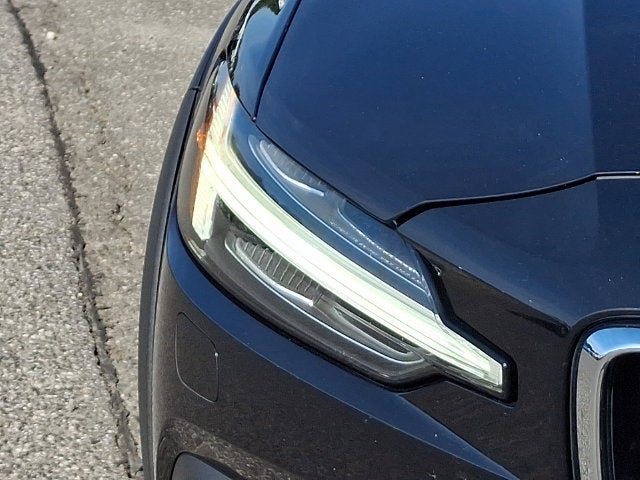 2022 Volvo V60 Cross Country T5