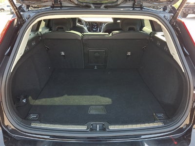 2022 Volvo V60 Cross Country T5